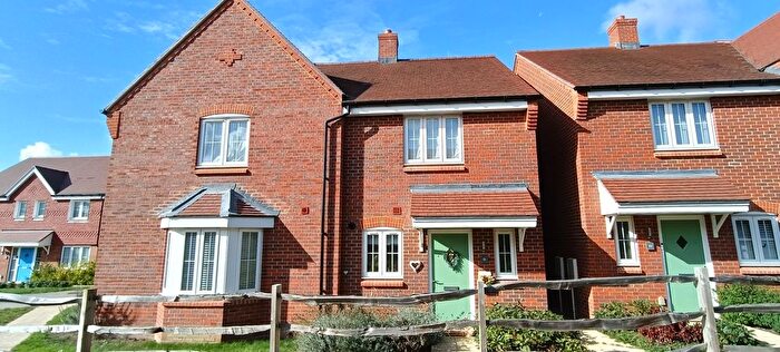 2 Bedroom Semi-detached House For Sale In Leyscroftes Road, Ash, GU12
