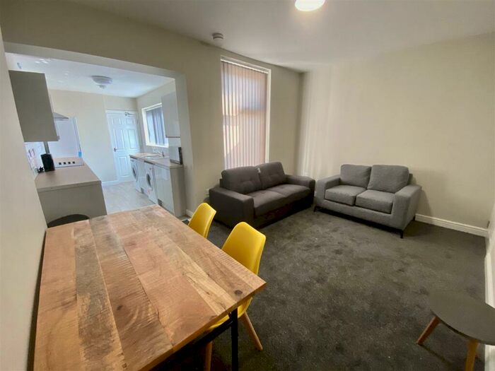 5 Bedroom Private Hall To Rent In Coulston Road, Lancaster, LA1