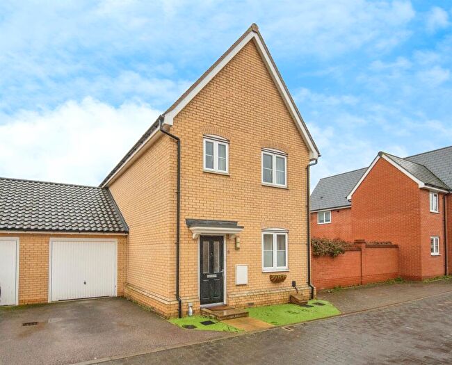 3 Bedroom Detached House For Sale In Henry Everett Grove, Colchester, CO2