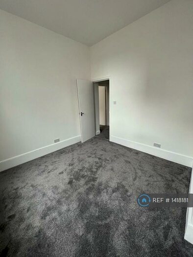 2 Bedroom Flat To Rent In Station Road, London, SE25