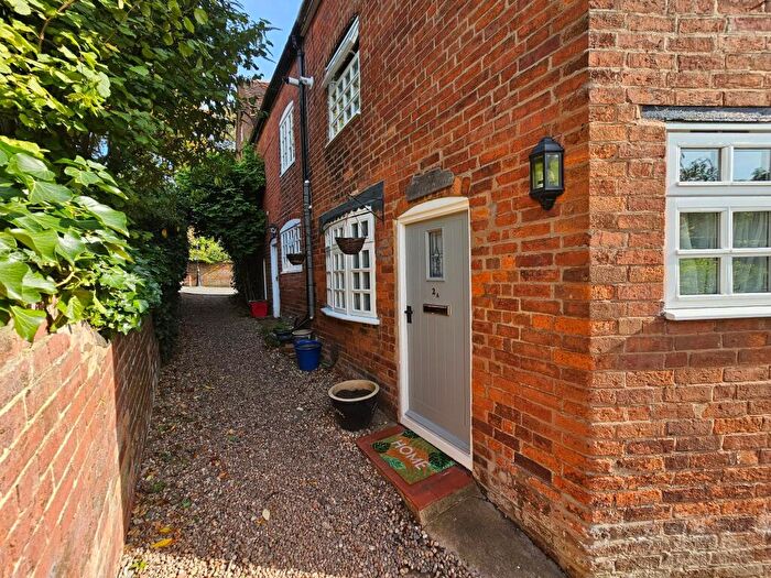 2 Bedroom Terraced House To Rent In Castle Hill, Kenilworth, CV8