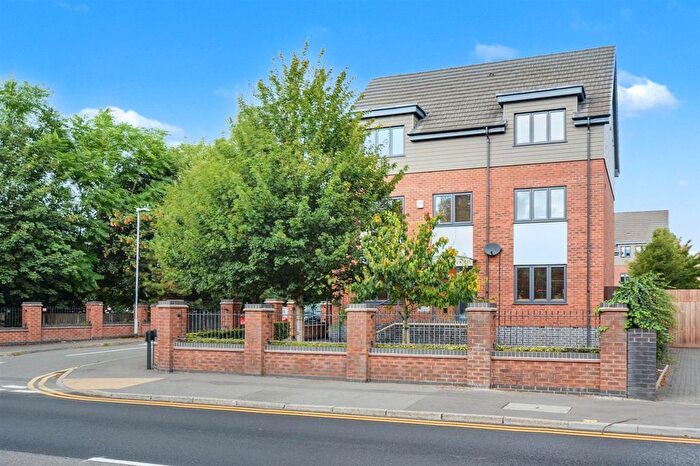 6 Bedroom Detached House For Sale In Poppy Close, West Bridgford, Nottingham, NG2