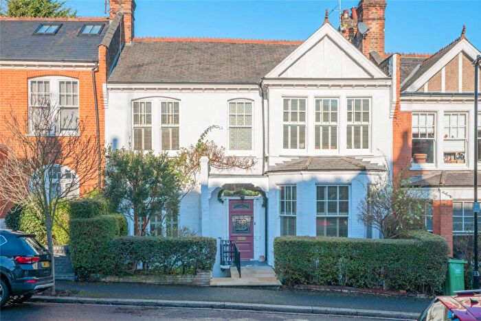 4 Bedroom Terraced House For Sale In Woodland Rise, London, N10