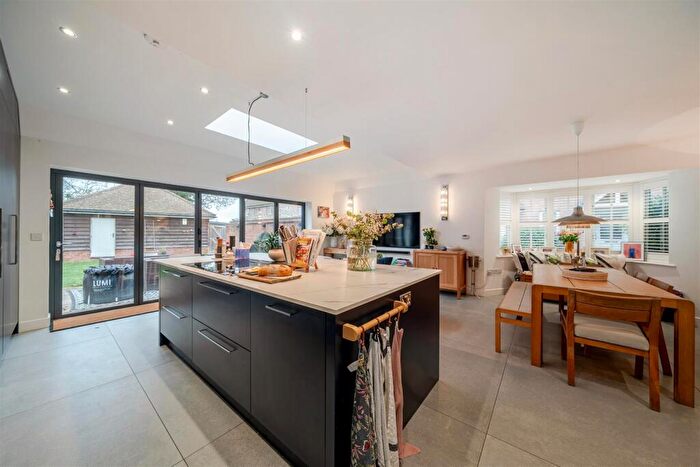 5 Bedroom Detached House For Sale In Inkeepers Court, Longwick, HP27