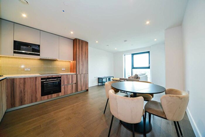 1 Bedroom Flat To Rent In Hewson Way, Elephant And Castle, London, SE17