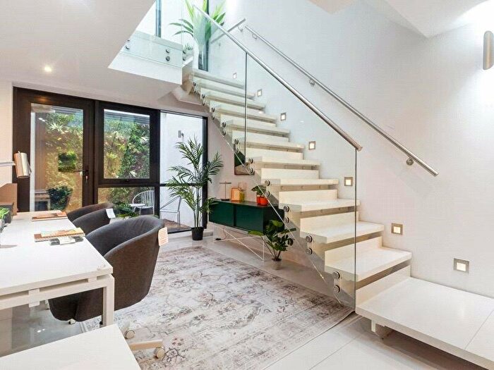 3 Bedroom Mews To Rent In Whittlebury Mews East, Primrose Hill, London, NW1