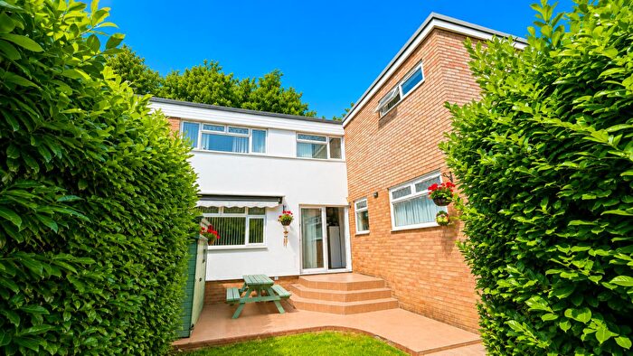 3 Bedroom Semi-Detached House For Sale In Wharfedale, Highfield, Hemel Hempstead, HP2