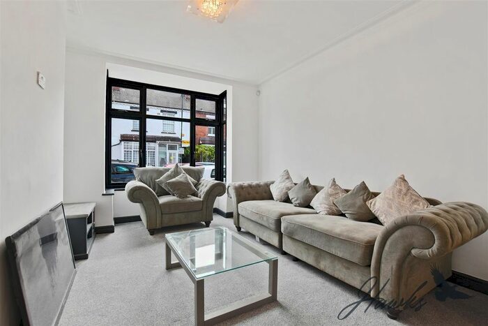 3 Bedroom Semi Detached House To Rent In York Road, Brentford, Middlesex, TW8