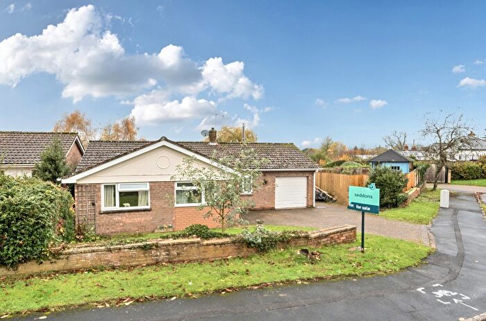 4 Bedroom Bungalow For Sale In Lime Tree Mead, Tiverton, Devon, EX16