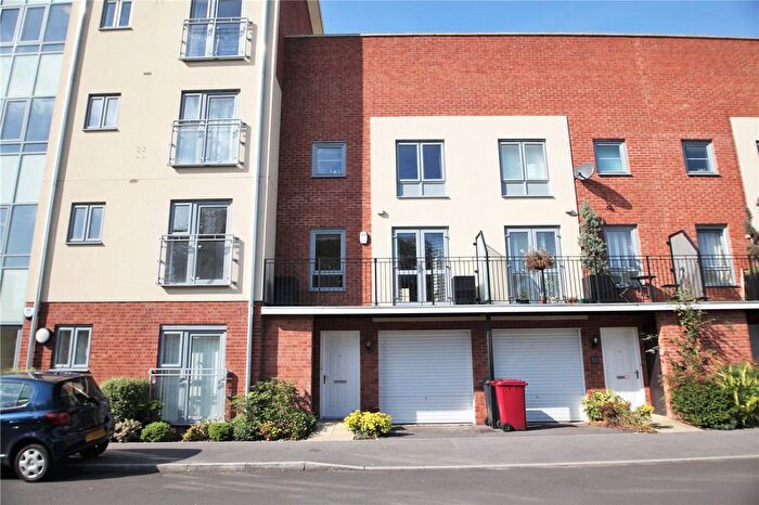 3 Bedroom Terraced House For Sale In Battle Square, Reading, Berkshire, RG30