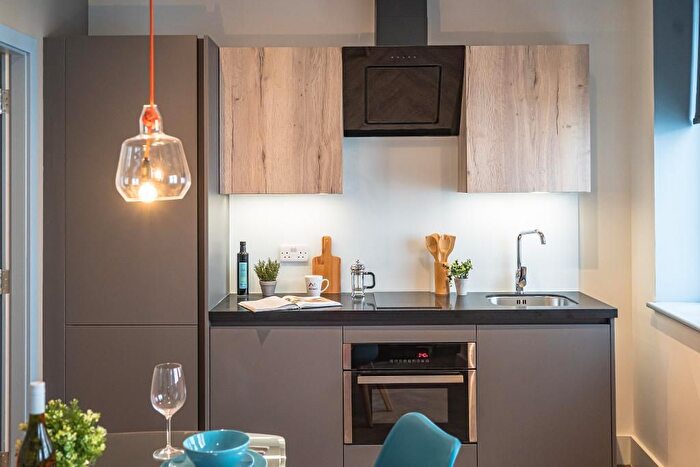 2 Bedroom Flat To Rent In Cross Street, Manchester, M3