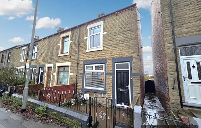 3 Bedroom End Of Terrace House For Sale In Pogmoor Road, Barnsley, S75