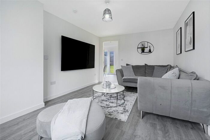 4 Bedroom Detached House For Sale In Patterton Range Way, Glasgow, G53