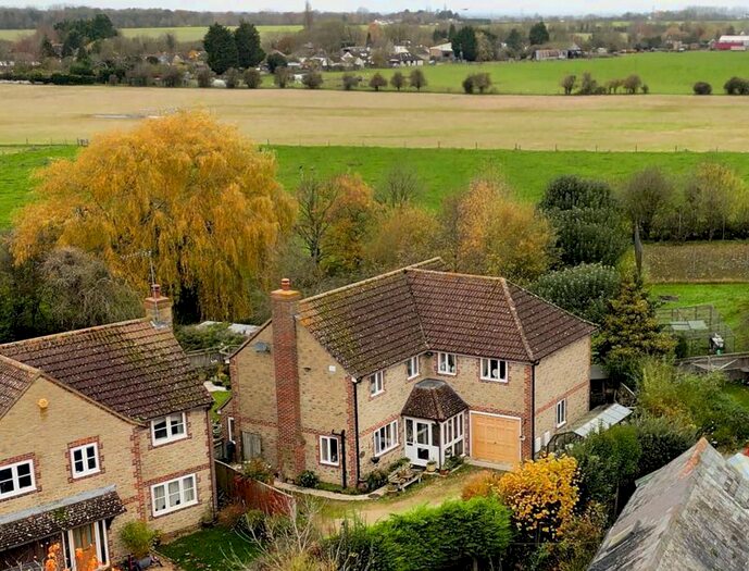 4 Bedroom Detached House For Sale In Wootton Village, Boars Hill, Oxford, OX1