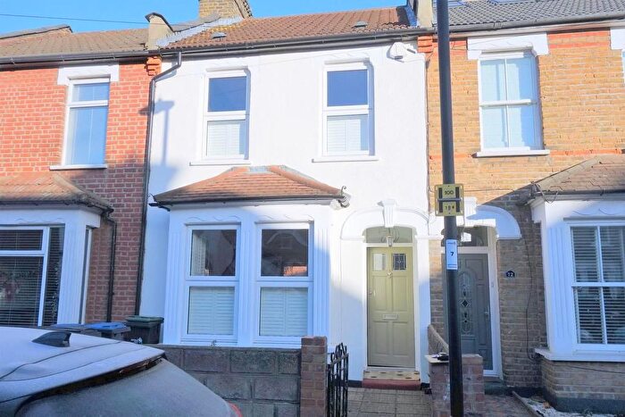 2 Bedroom Terraced House To Rent In Gordon Road, Enfield, EN2