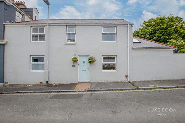 2 Bedroom Mews For Sale In Park Street Ope, Stoke, PL3