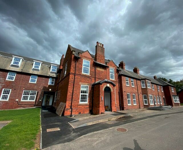 1 Bedroom Apartment To Rent In Peach Trees Apartments, NG18