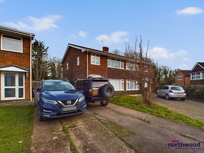 3 Bedroom Semi-Detached House To Rent In Downsview Way, Hailsham, BN27