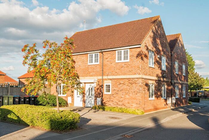 2 Bedroom Flat To Rent In Mossmans Close, Bletchley, Milton Keynes, MK2