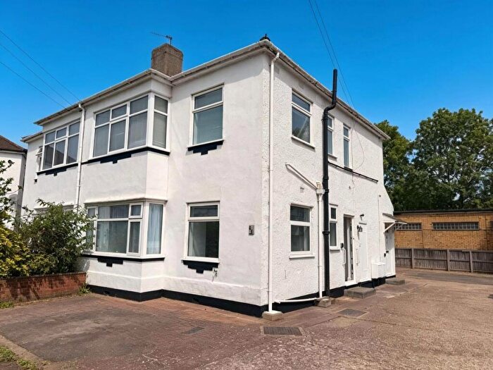 2 Bedroom Maisonette To Rent In Michael Gardens, Hornchurch, RM11