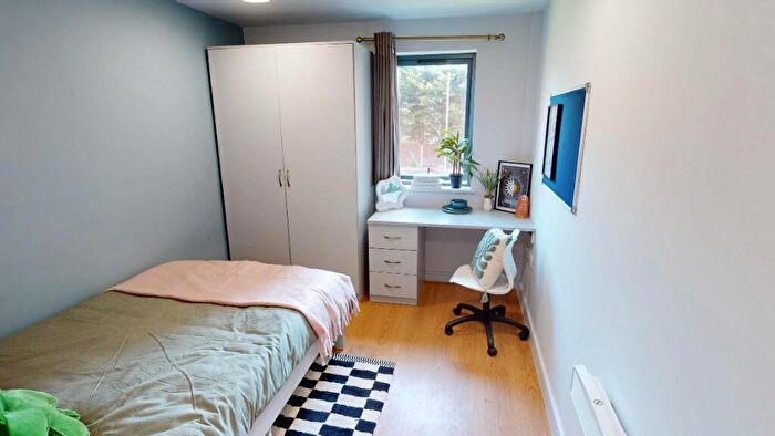 1 Bedroom Flat To Rent In Queensland Place Student Accommodation, L7