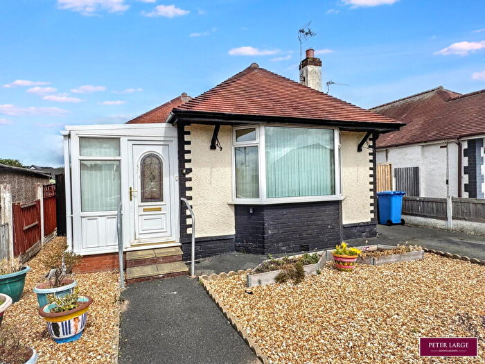 2 Bedroom Detached Bungalow For Sale In Russell Drive, Prestatyn, Denbighshire, LL19