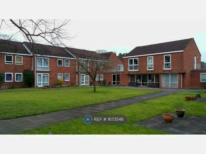 1 Bedroom Flat To Rent In Lynwood Drive, Andover, SP10