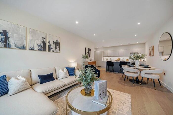 1 Bedroom Apartment To Rent In Chertsey, Surrey, KT16