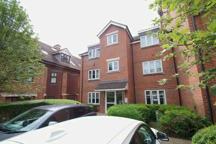 1 Bedroom Flat To Rent In Arden Court, Lockhart Road, Watford, WD17