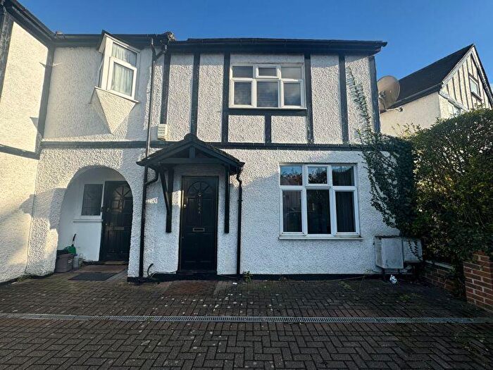 1 Bedroom Detached House To Rent In Deans Lane, Edgware, HA8