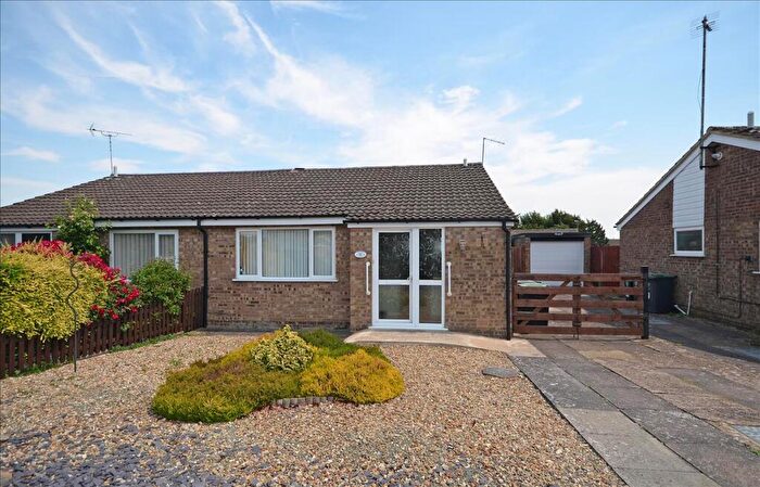 2 Bedroom Semi-Detached Bungalow For Sale In Mallows Drive, Raunds, Northamptonshire, NN9