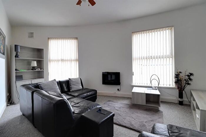 1 Bedroom Flat To Rent In Church Street, South Cave, HU15