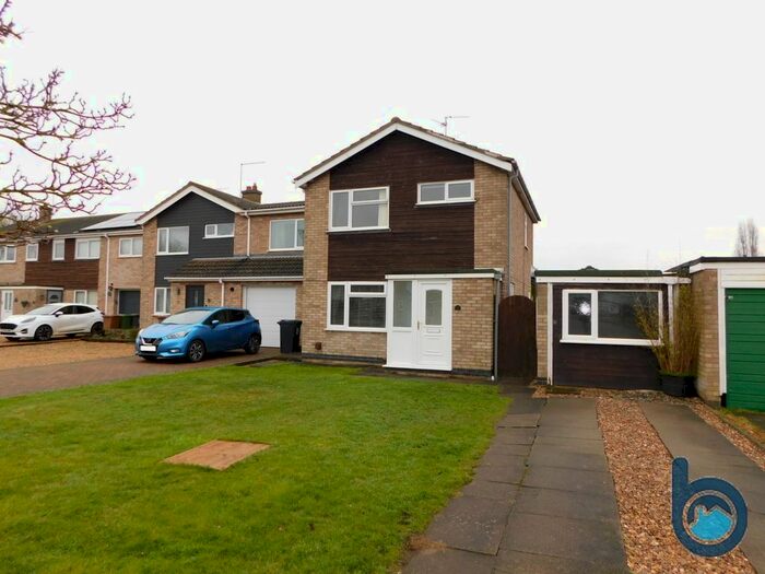 3 Bedroom Detached House To Rent In Fernie Close, Newborough, Peterborough, PE6