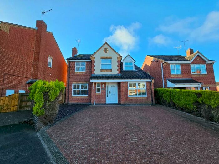 4 Bedroom House To Rent In Harvey Close, Raunds, Wellingborough, NN9