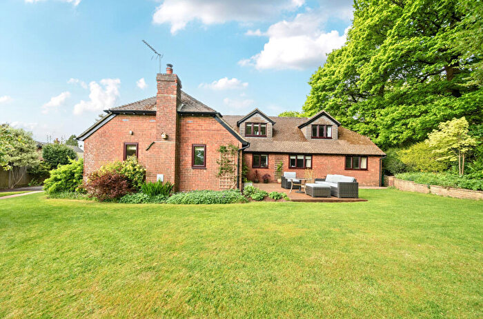 6 Bedroom Bungalow For Sale In Windsor Road, Medstead, Alton, Hampshire, GU34