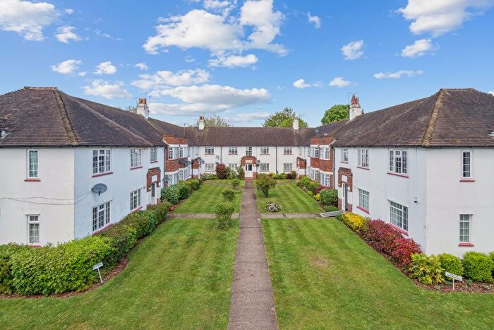 2 Bedroom Flat For Sale In Buckfield Court, Iver, SL0