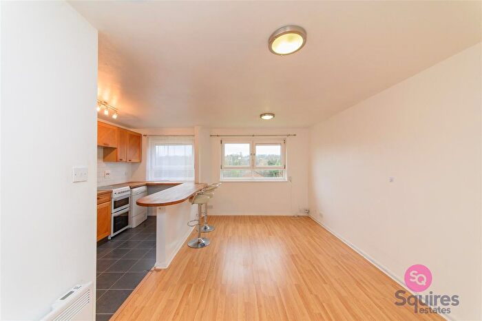 1 Bedroom Flat To Rent In Holden Road, London, N12