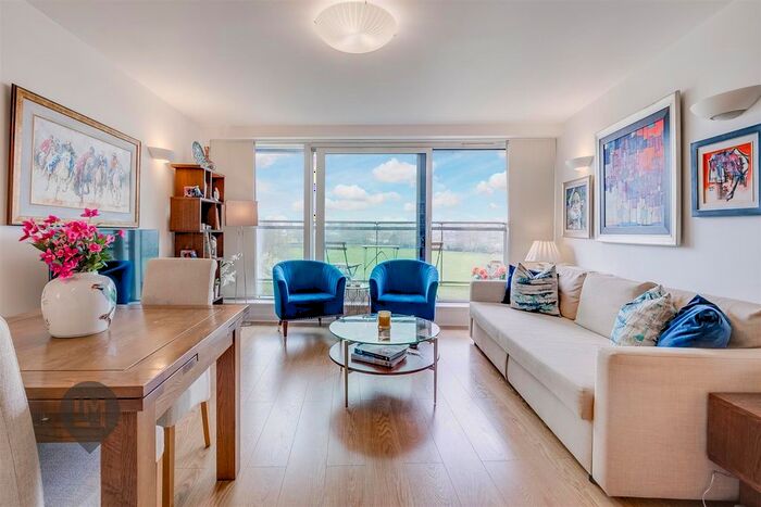 2 Bedroom Flat To Rent In Mapleton Road, London, SW18