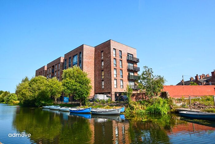 1 Bedroom Flat For Sale In Wharf Road, Altrincham, WA14