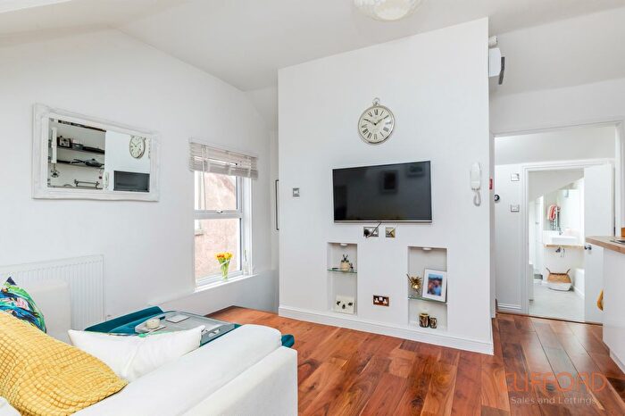 1 Bedroom Flat For Sale In Old Shoreham Road, Hove, BN3