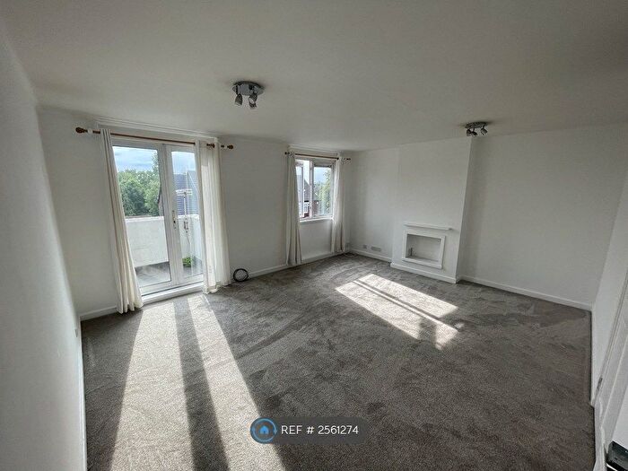 3 Bedroom Maisonette To Rent In Upper Walthamstow Road, London, E17