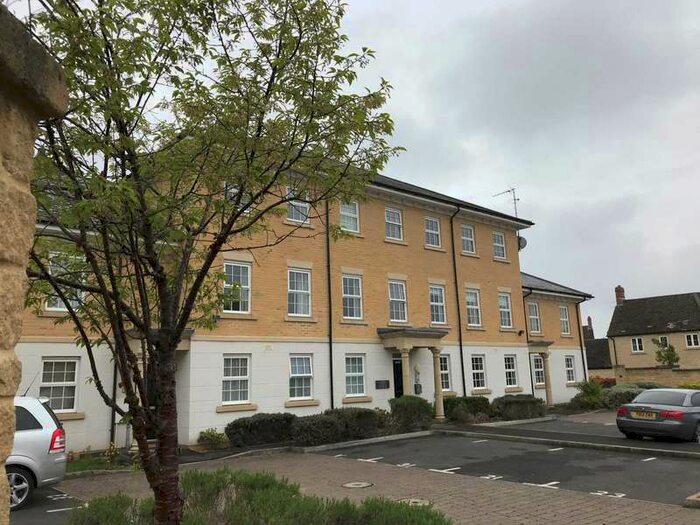 1 Bedroom Flat To Rent In Harvest Bank, Carterton, OX18