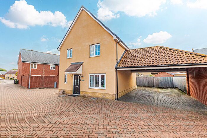 3 Bedroom Detached House For Sale In Elizabeth Gardens, Rochford, SS4