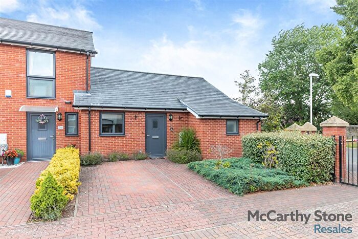 1 Bedroom Bungalow For Sale In Jackson Place, Fields Park Drive, Alcester, Warwickshire, B49