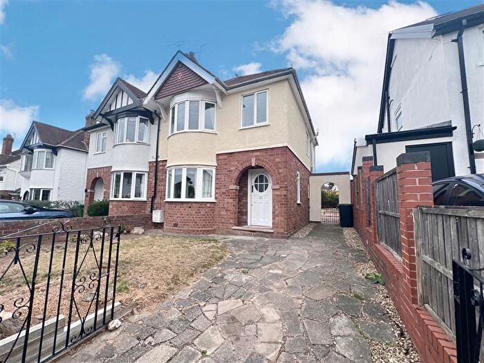 3 Bedroom Semi-detached House To Rent In Dorothy Crescent, Worcester, WR3
