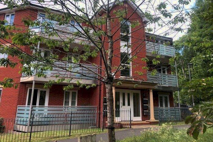2 Bedroom Flat To Rent In Dart Walk, Exeter, EX2