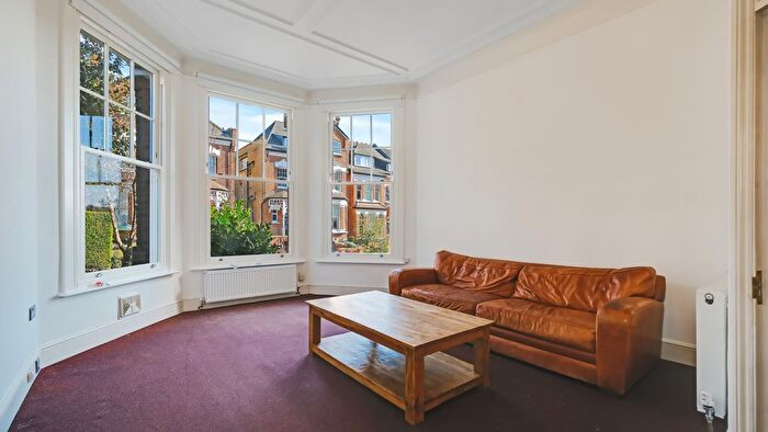 1 Bedroom Flat To Rent In B, Church Crescent, Muswell Hill, N10