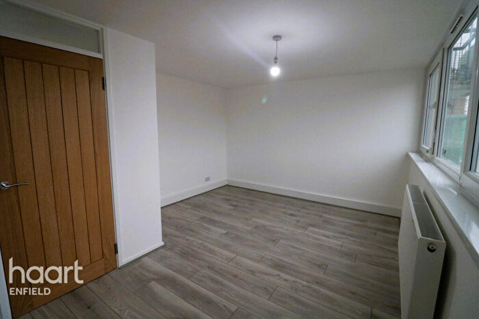 2 Bedroom Flat To Rent In Boyton Road, London, N8