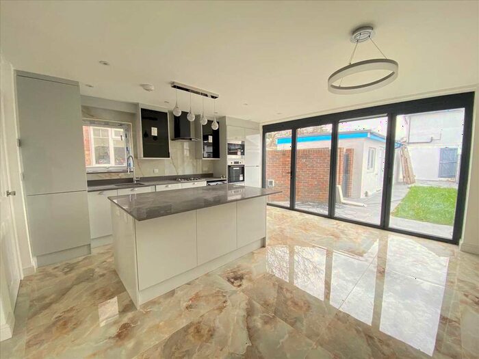 4 Bedroom End Of Terrace House To Rent In Ruislip Road East, London, W13