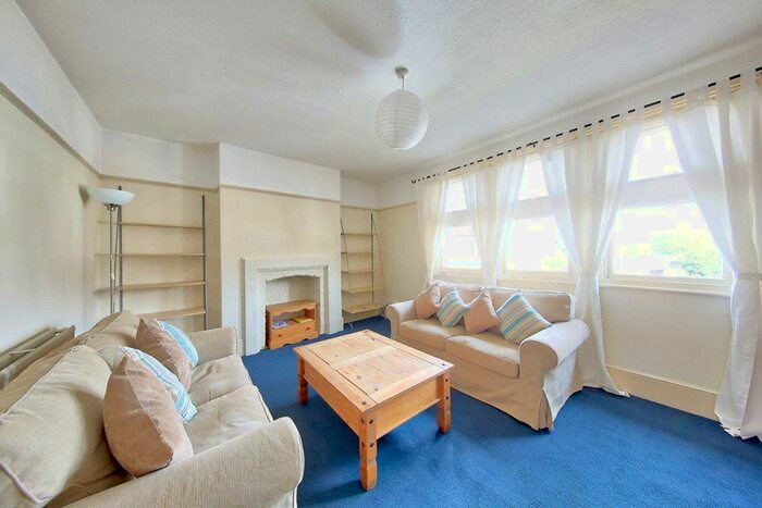 1 Bedroom Flat To Rent In Brightwell Crescent, London, SW17